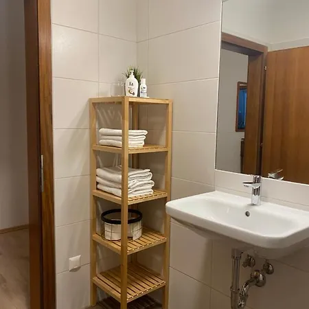 Neben Dem Schloss Porcia *