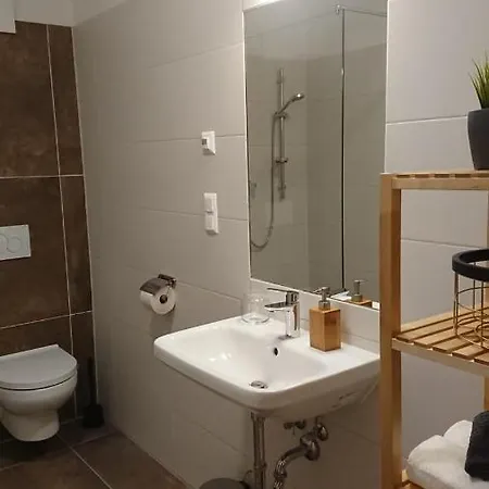 Neben Dem Schloss Porcia *